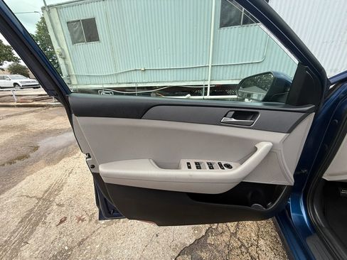 Used 2019 Hyundai Sonata SE FWD image 11