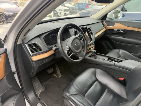 Used 2021 Volvo XC90 T6 Momentum image 17