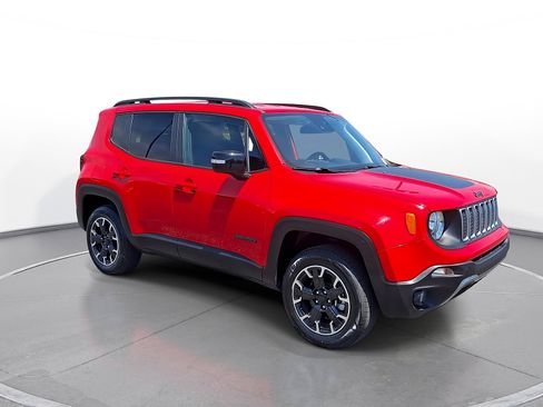Used 2023 Jeep Renegade Latitude AWD/4WD image 2