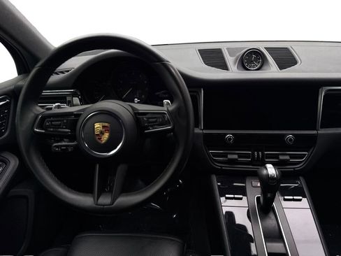 Used 2023 Porsche Macan AWD/4WD image 52