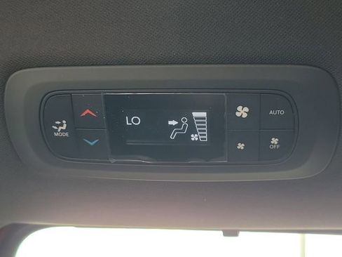 New 2026 Chrysler Pacifica Select image 10