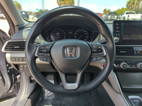 Used 2019 Honda Accord Touring image 10