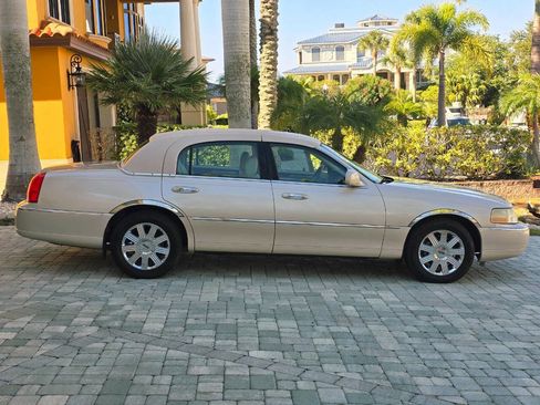 Used 2003 Lincoln Town Car Cartier image 39