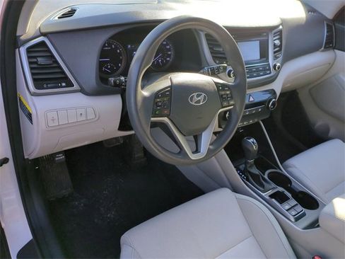 Used 2017 Hyundai Tucson SE image 11