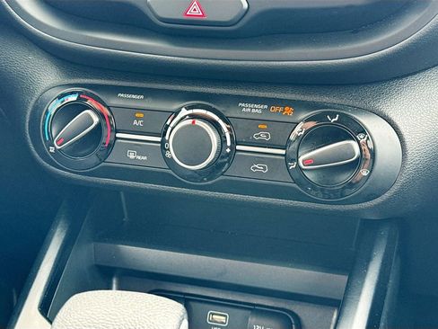 Used 2025 Kia Soul LX w/ LX Technology Package image 13