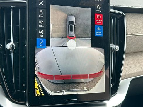 New 2026 Volvo XC90 B6 Plus w/ Protection Package Premier image 24