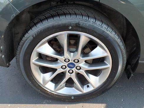Used 2015 Ford Edge Titanium w/ Equipment Group 302A AWD/4WD image 7