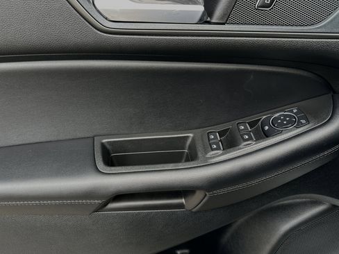 New 2024 Ford Edge SE w/ Black Appearance Package image 9