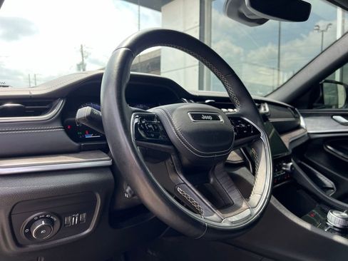 Used 2022 Jeep Grand Cherokee L Overland image 16