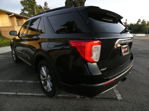 Used 2020 Ford Explorer XLT w/ Equipment Group 202A image 12