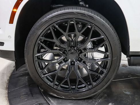 Used 2025 Cadillac Escalade Sport Platinum w/ LPO, Floor Liner Package AWD/4WD image 9