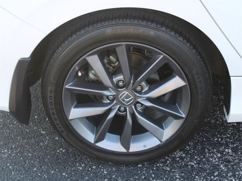 Used 2021 Honda Civic EX-L image 4