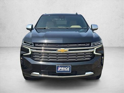 Used 2024 Chevrolet Suburban Premier AWD/4WD image 2