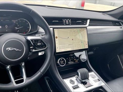 Used 2023 Jaguar F-PACE S image 6