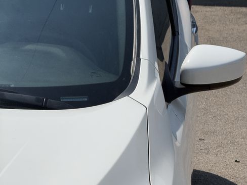 Used 2025 Nissan Leaf S FWD image 25