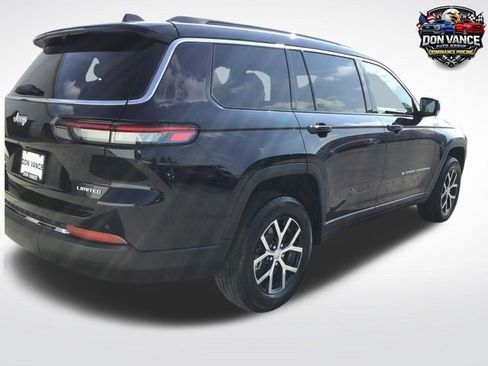 Used 2025 Jeep Grand Cherokee L Limited w/ Luxury Tech Group II image 11