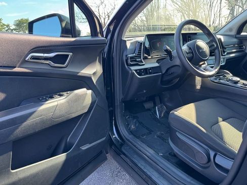 Certified 2024 Kia Sportage LX image 13