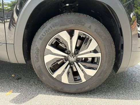 Used 2026 Volkswagen Atlas SE FWD image 12