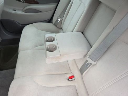 Used 2013 Buick LaCrosse FWD image 32