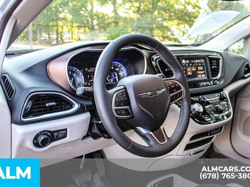 Used 2023 Chrysler Voyager LX FWD image 35