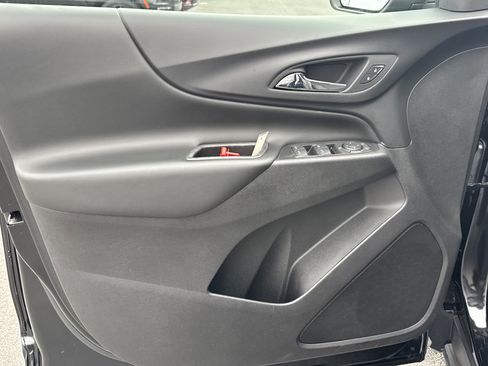 Used 2020 Chevrolet Equinox LT image 13