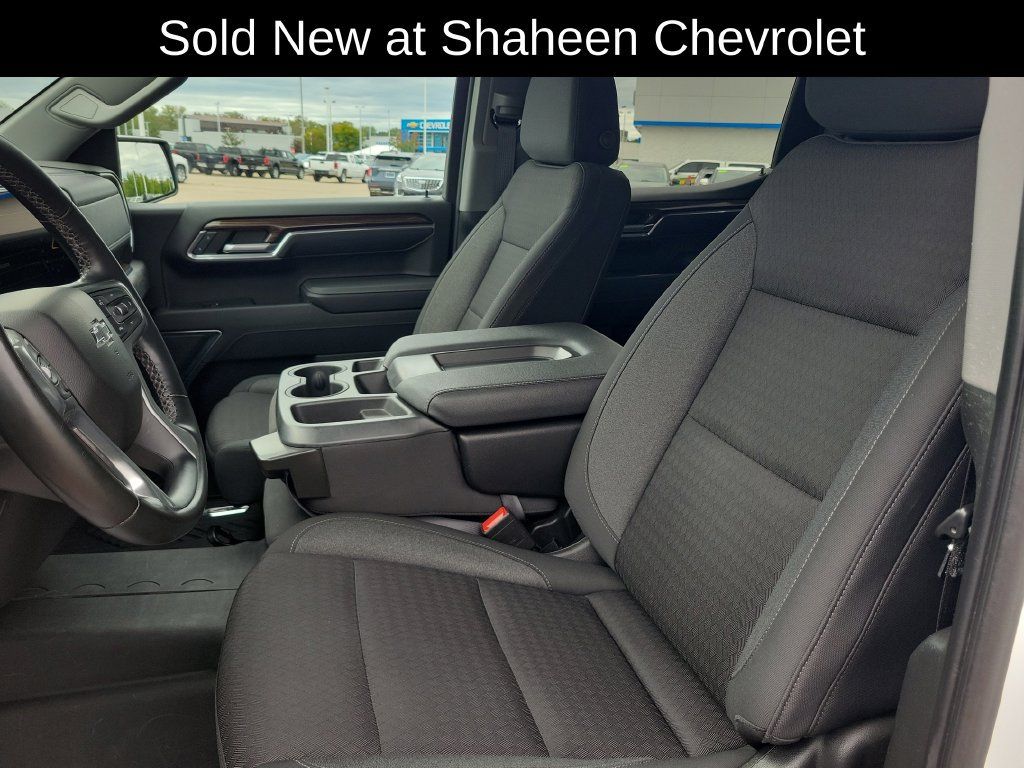 Certified 2023 Chevrolet Silverado 1500 RST w/ Z71 Off-Road Package AWD/4WD image 6