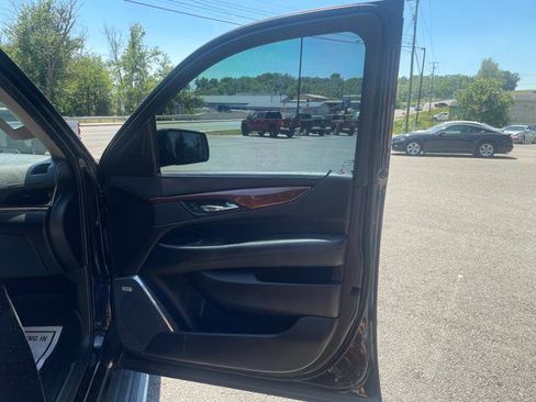 Used 2015 Cadillac Escalade Premium AWD/4WD image 33