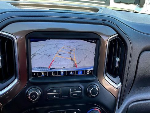 Used 2021 Chevrolet Silverado 1500 High Country w/ Technology Package AWD/4WD image 15