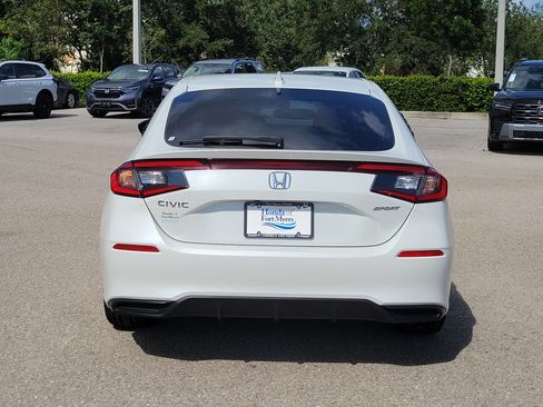 Used 2024 Honda Civic Sport image 5