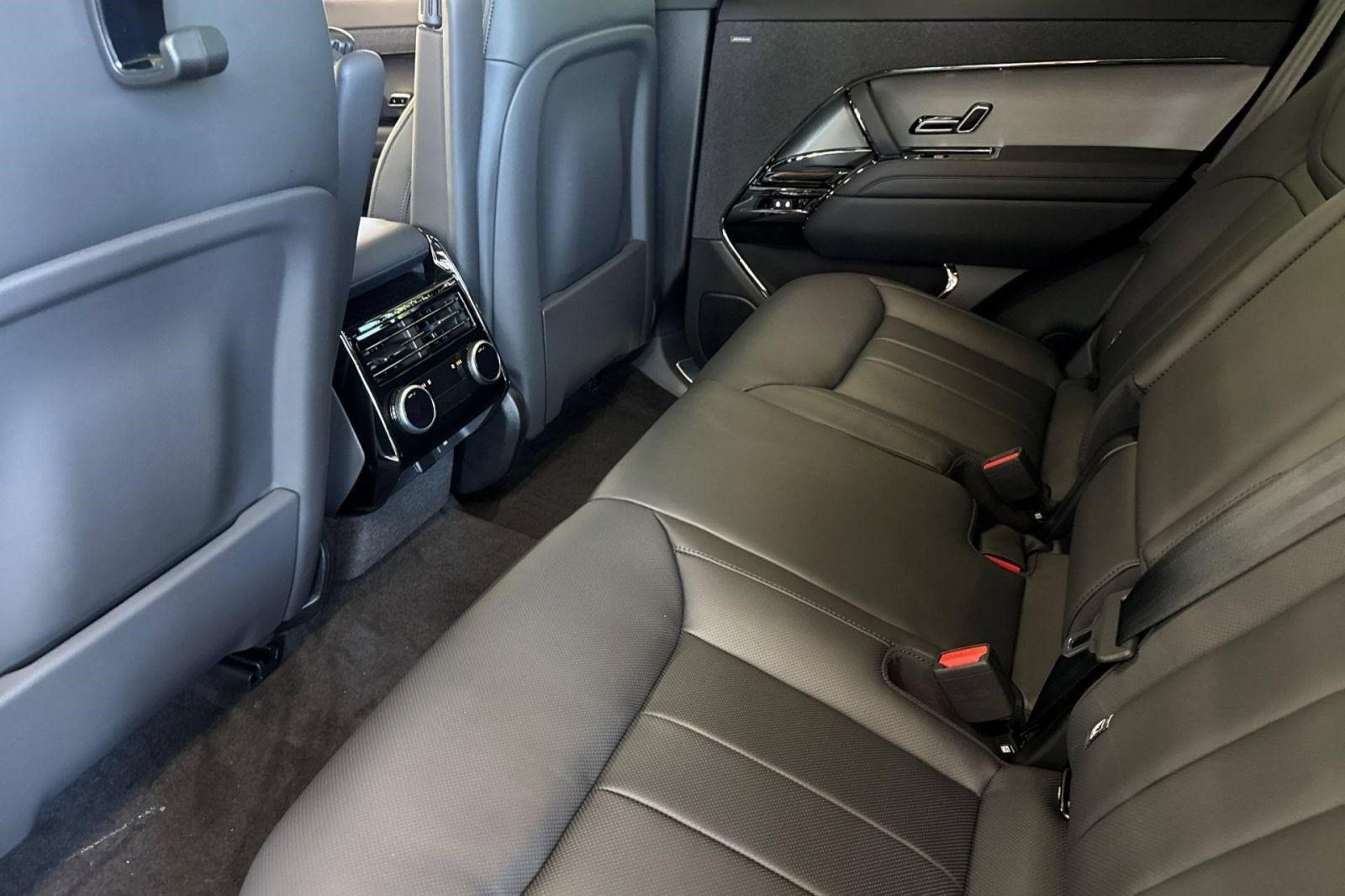 New 2026 Land Rover Range Rover Sport SE AWD/4WD image 25