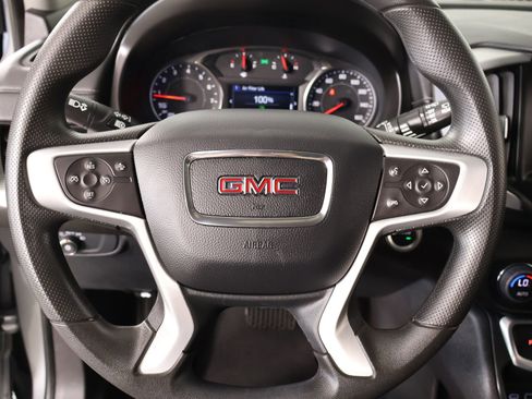 Used 2024 GMC Terrain SLE w/ Driver Convenience Package FWD image 3