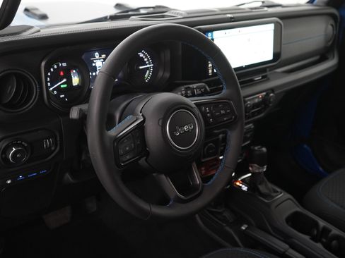 Used 2024 Jeep Wrangler Unlimited Rubicon 4xe w/ Technology Group AWD/4WD image 19