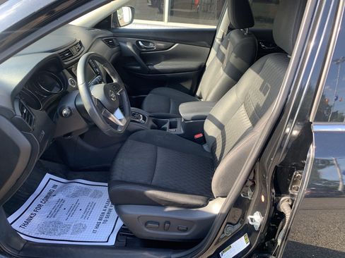 Used 2018 Nissan Rogue SV FWD image 6