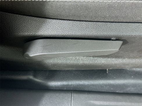 Used 2022 Chevrolet Colorado LT w/ Fleet Safety Package image 19