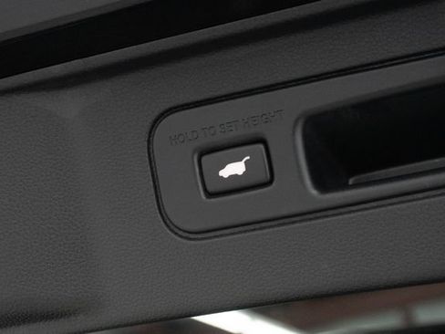 Used 2024 Honda Pilot Touring image 29