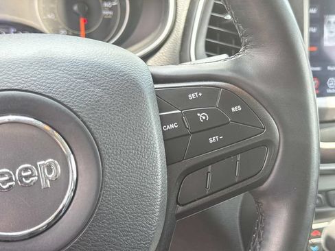 Used 2021 Jeep Cherokee Trailhawk AWD/4WD image 30