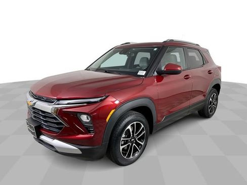 Used 2025 Chevrolet TrailBlazer LT AWD/4WD image 1