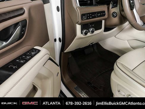 Used 2022 GMC Yukon Denali image 8