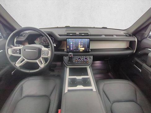 Certified 2025 Land Rover Defender 130 X-Dynamic SE AWD/4WD image 20