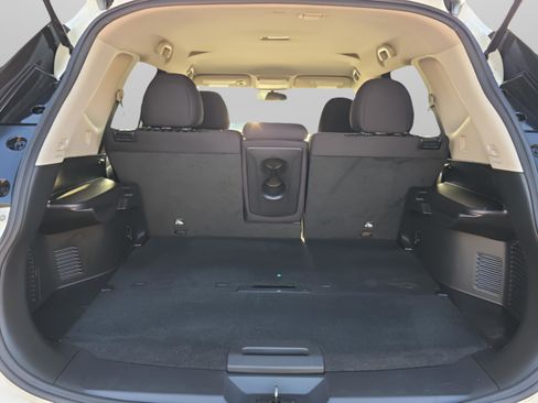 Certified 2017 Nissan Rogue SV w/ Midnight Edition image 33