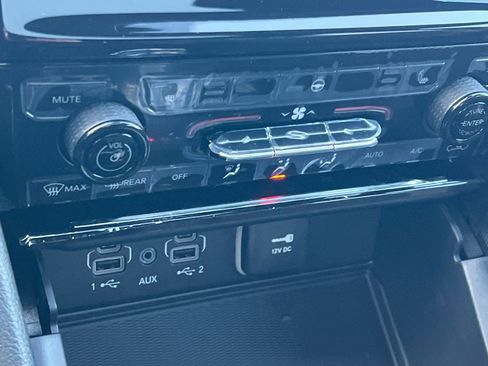 New 2025 Jeep Grand Cherokee Altitude image 18