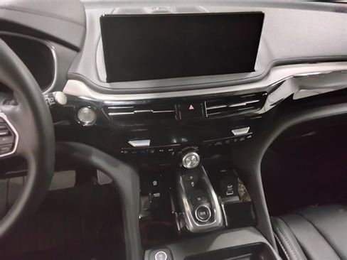 Used 2025 Acura MDX SH-AWD w/ Technology Package image 12