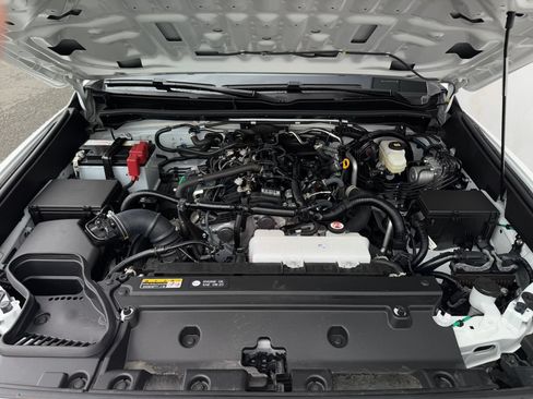 Certified 2025 Toyota 4Runner SR5 AWD/4WD image 19