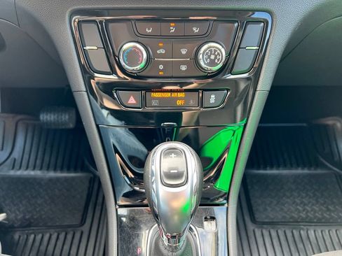 Used 2020 Buick Encore Preferred FWD image 28