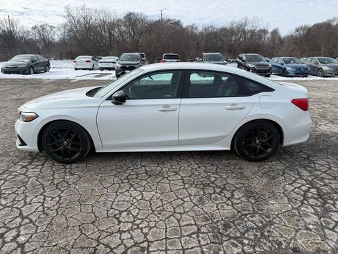 Used 2023 Honda Civic Sport image 6