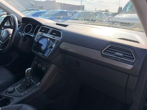Used 2019 Volkswagen Tiguan SE w/ Panoramic Sunroof Package AWD/4WD image 22