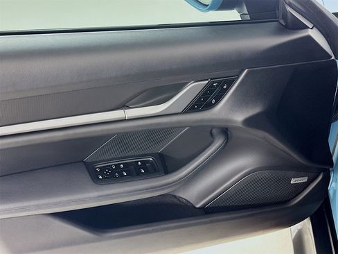 Used 2020 Porsche Taycan 4S image 18