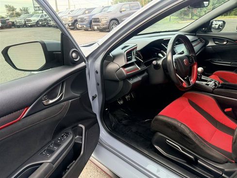 Used 2019 Honda Civic Type R image 18