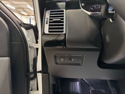 Used 2018 Land Rover Range Rover AWD/4WD image 16