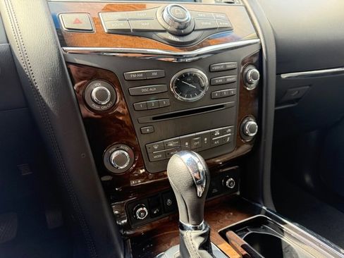 Used 2013 INFINITI QX56 4WD w/ Deluxe Touring Pkg image 21